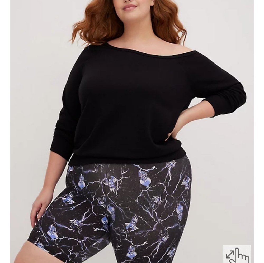 NWT Torrid Villians Bike Shorts, Size 4.